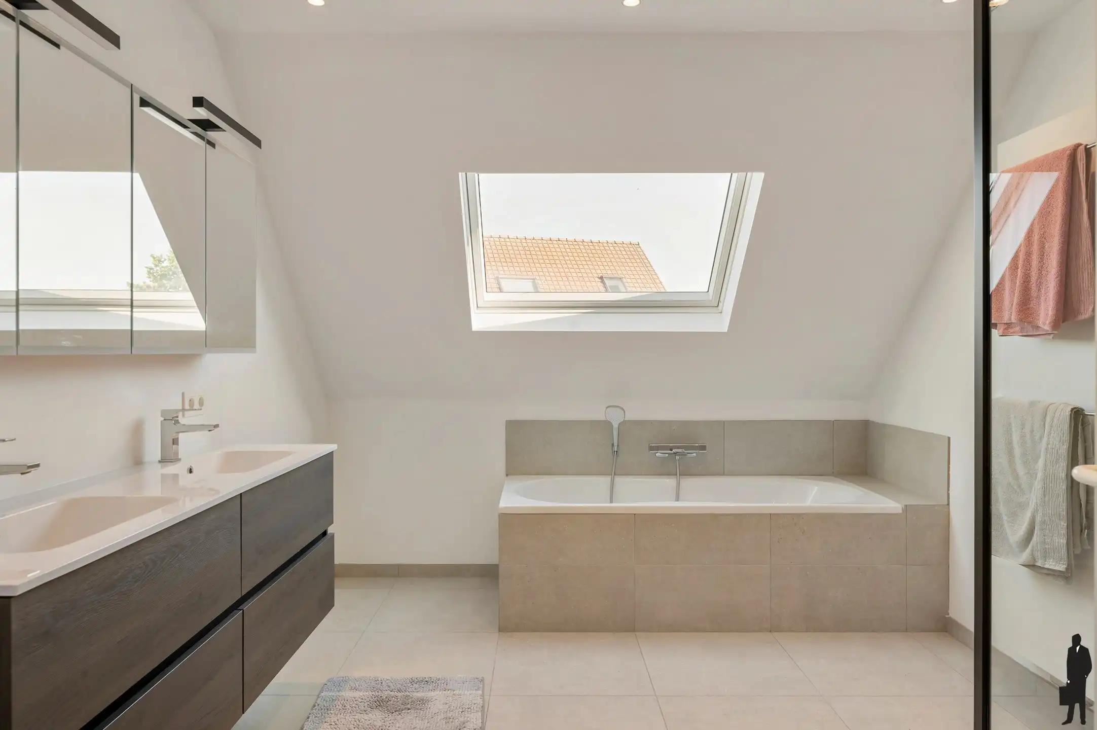 Charmante gezinswoning met zonnige tuin, garage en 3 slaapkamers op rustige ligging foto 18