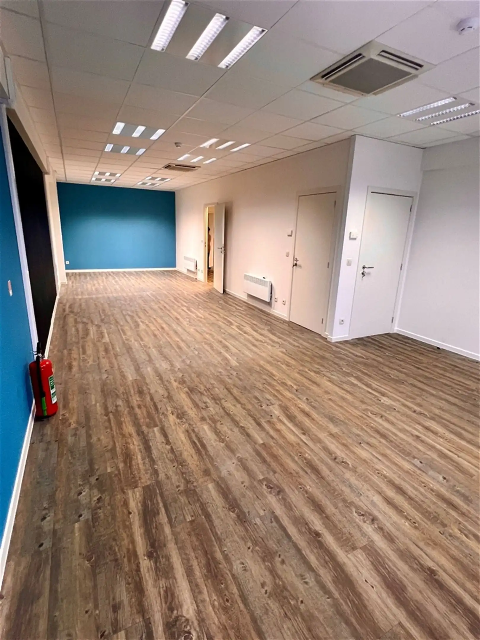 Budgetvriendelijke kantoren langs E40 in Drongen foto 7