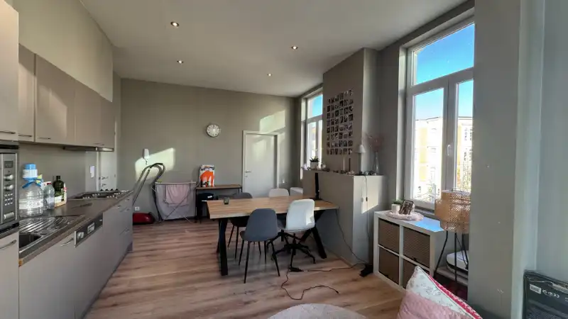 Karaktervol appartement op top-locatie aan het Sint-Pietersstation foto 6