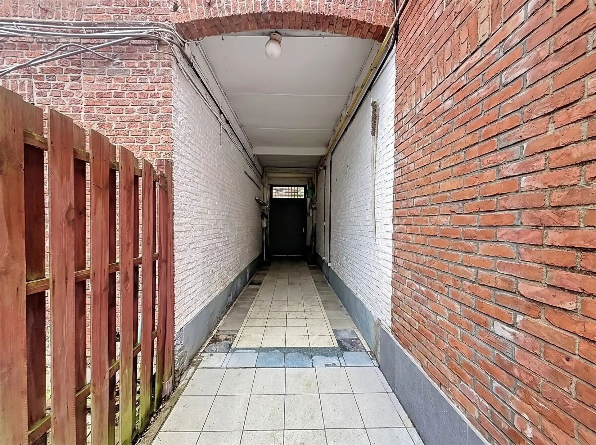 Prachtige instapklare woning met 6 slaapkamers en 2 badkamers! foto 23