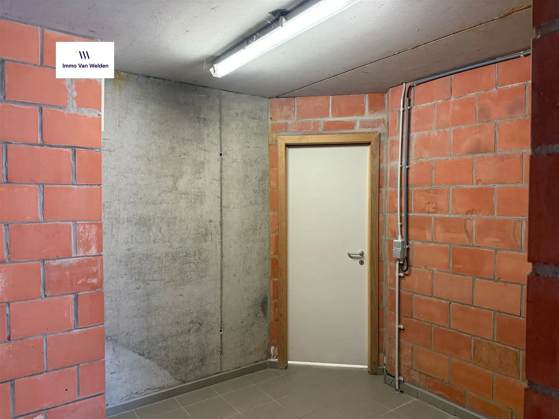 Stijlvol appartement met 2 slaapkamers, terras en garage foto 22