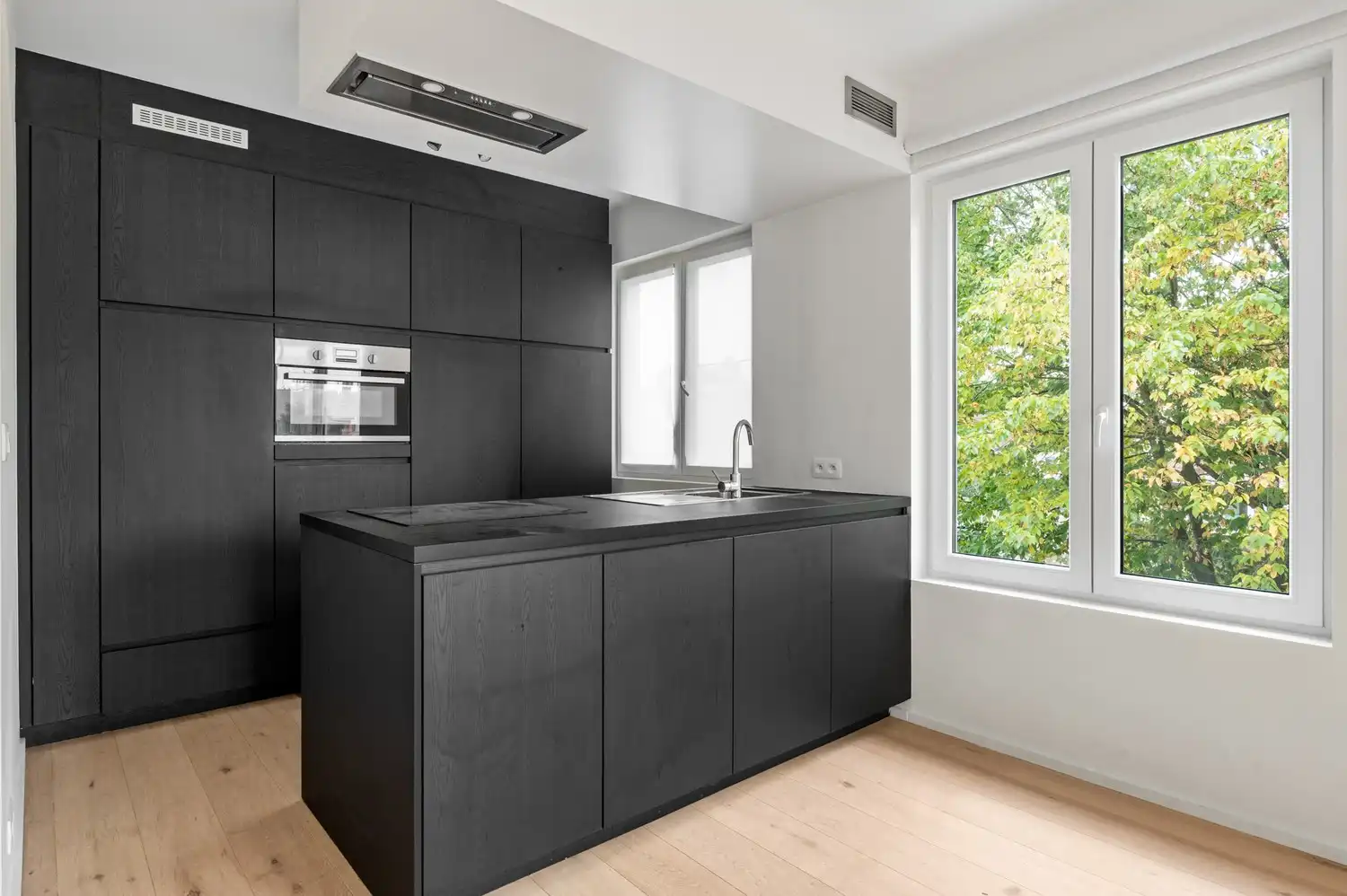 Modern, gunstig gelegen appartement met 2 slaapkamers te Hove foto 5