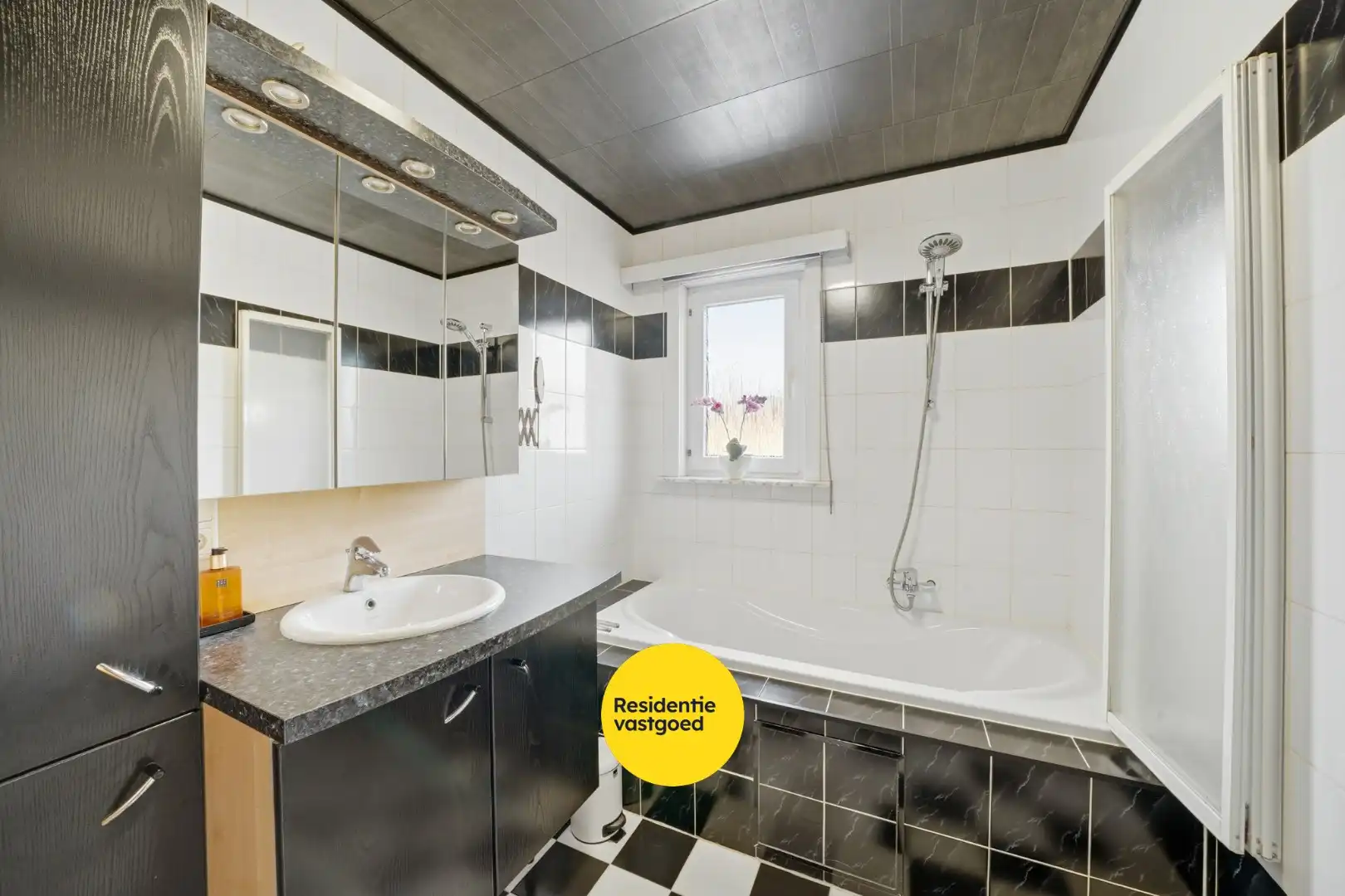 Instapklare bel-étagewoning met dubbele garage te Stene foto 13