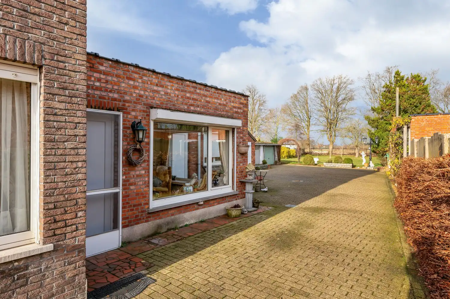 Goed onderhouden woning met tuin. foto 30