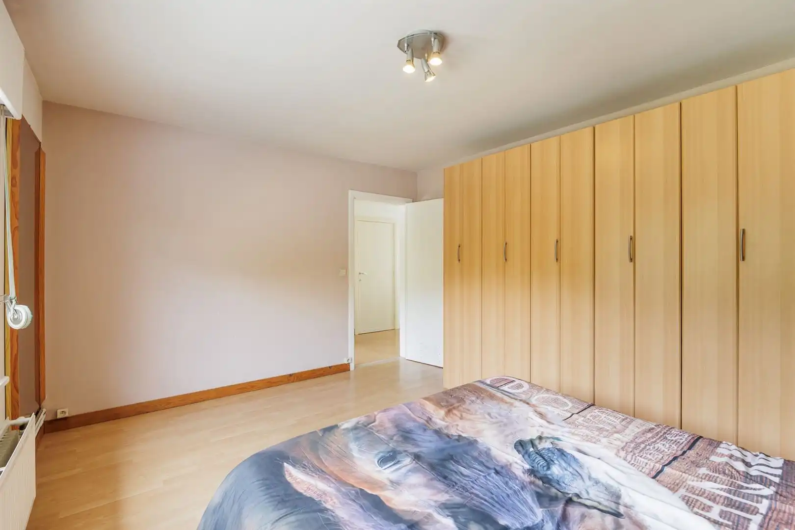 Ruime, lichte woning met garage & oprit op centrale ligging foto 17