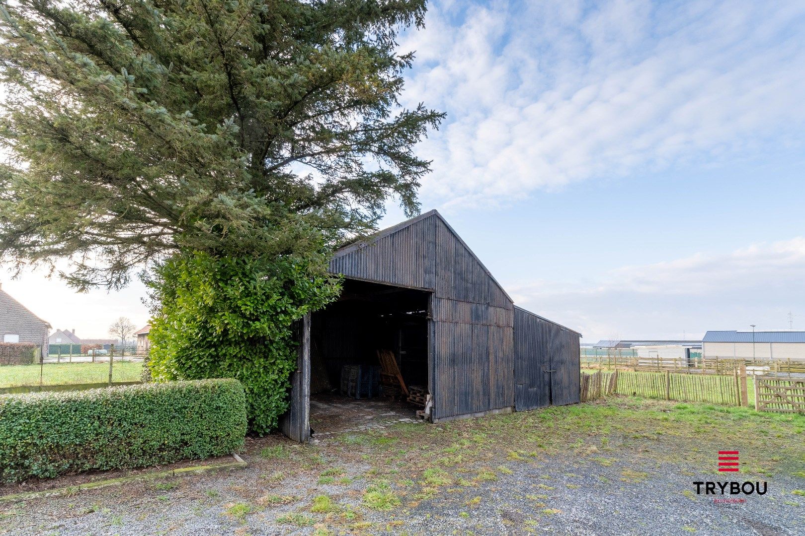Authentieke hoeve met bijgebouwen op ruim perceel foto 24