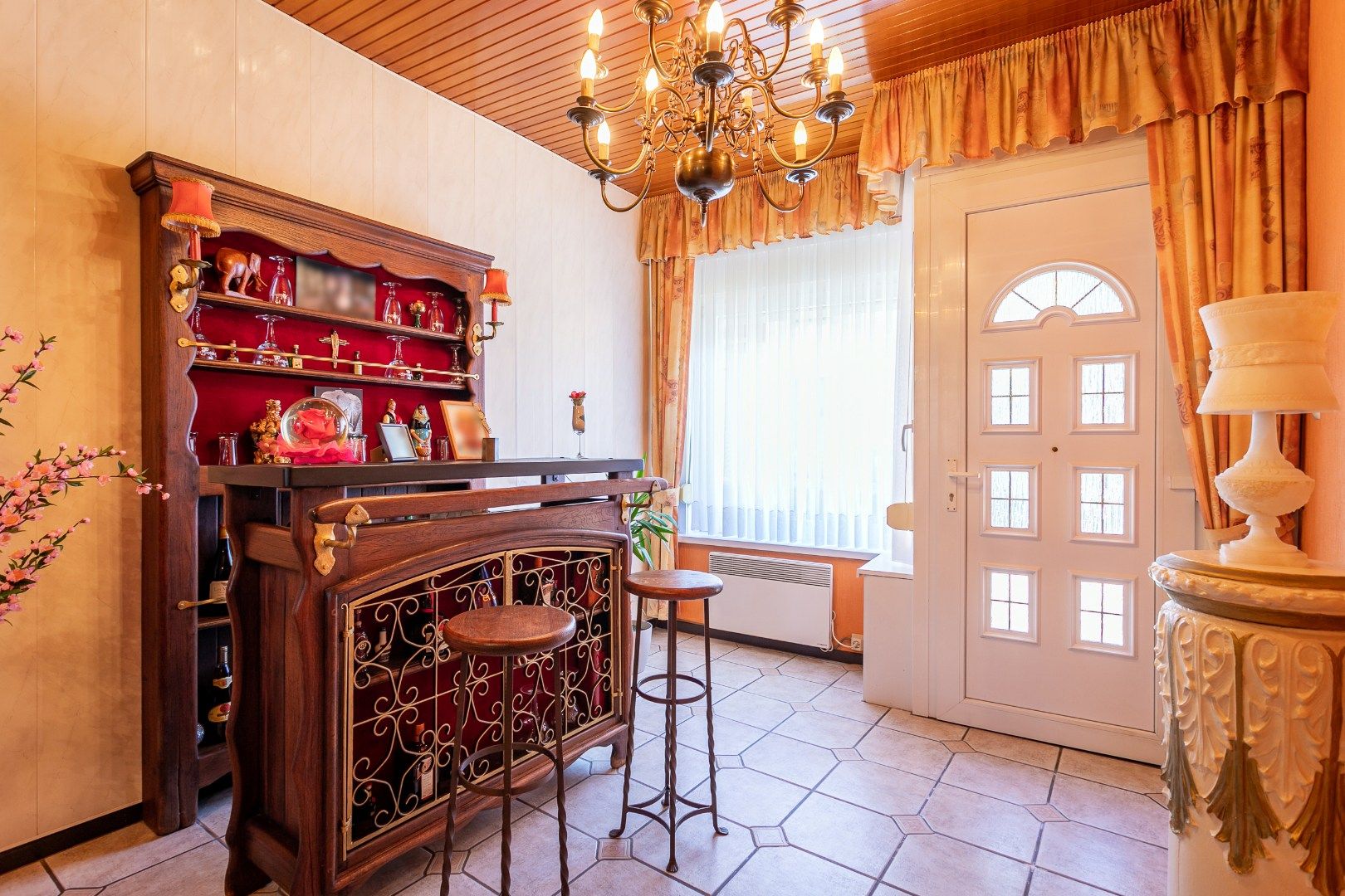 Goed onderhouden woning +-3are, met 2 à 3 slpk, garage en tuin. foto 4