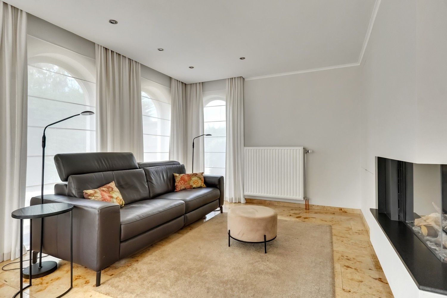 Uitstekend gelegen, gerenoveerde villa op 10a foto 10