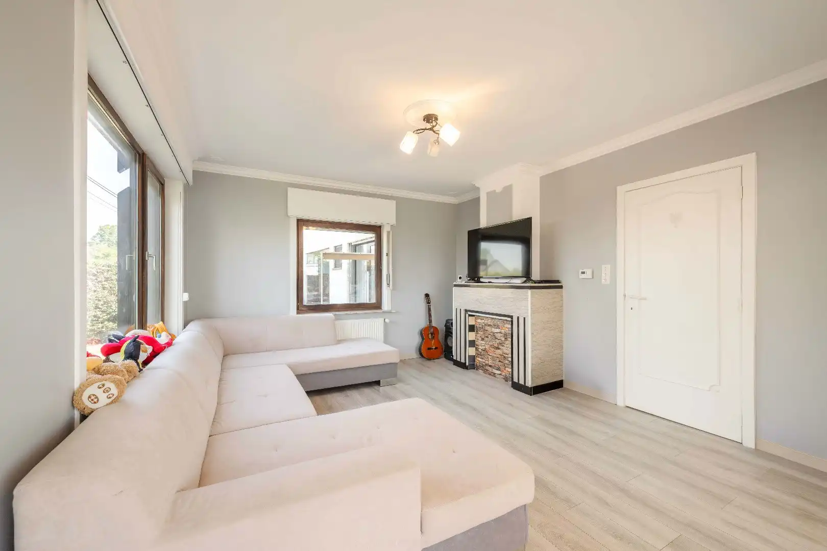 HALF OPEN BEBOUWING OP 267 m² MET GUNSTIGE LIGGING  foto 5