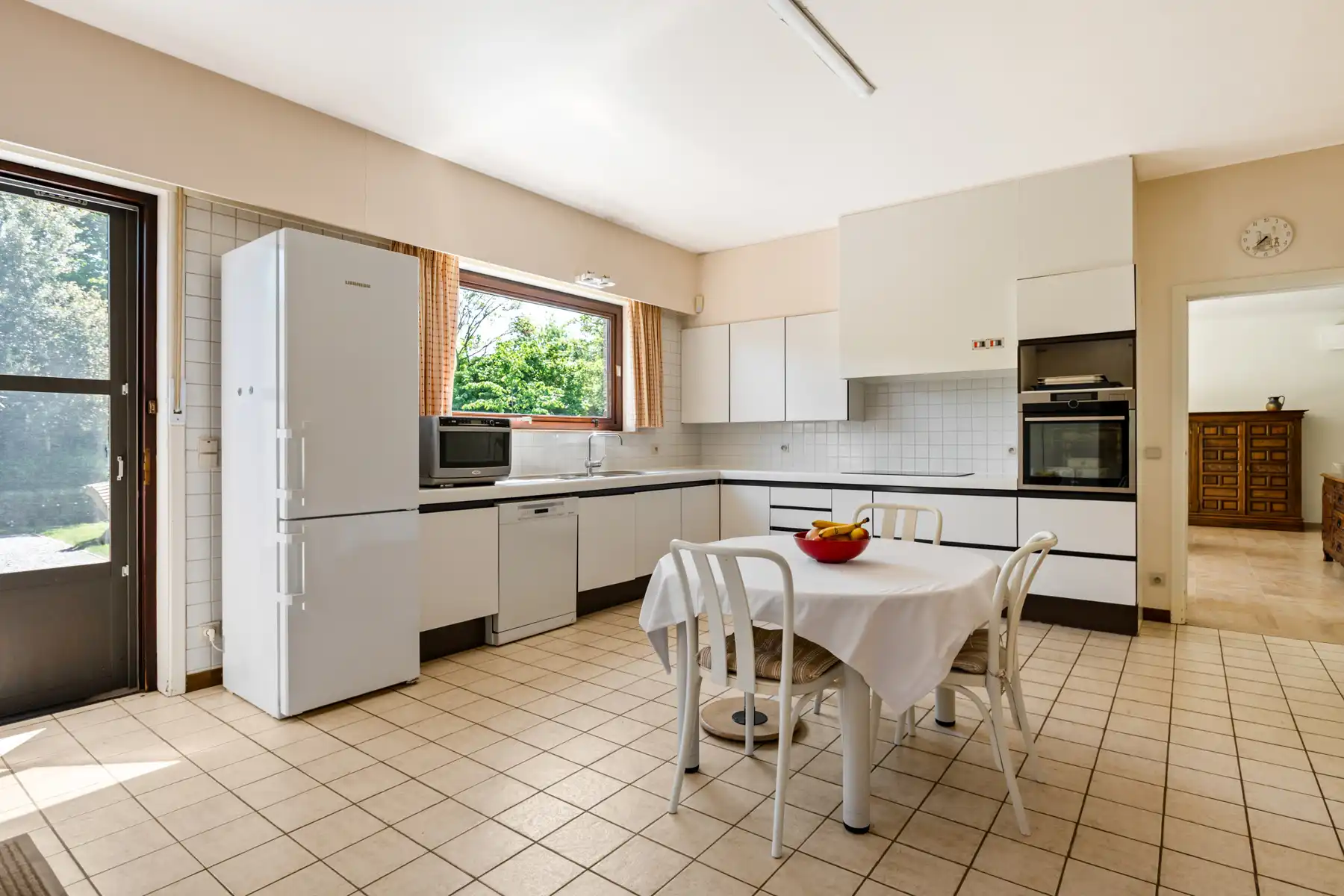 Ruime villa met praktijkruimte in rustige doodlopende straat. foto 13