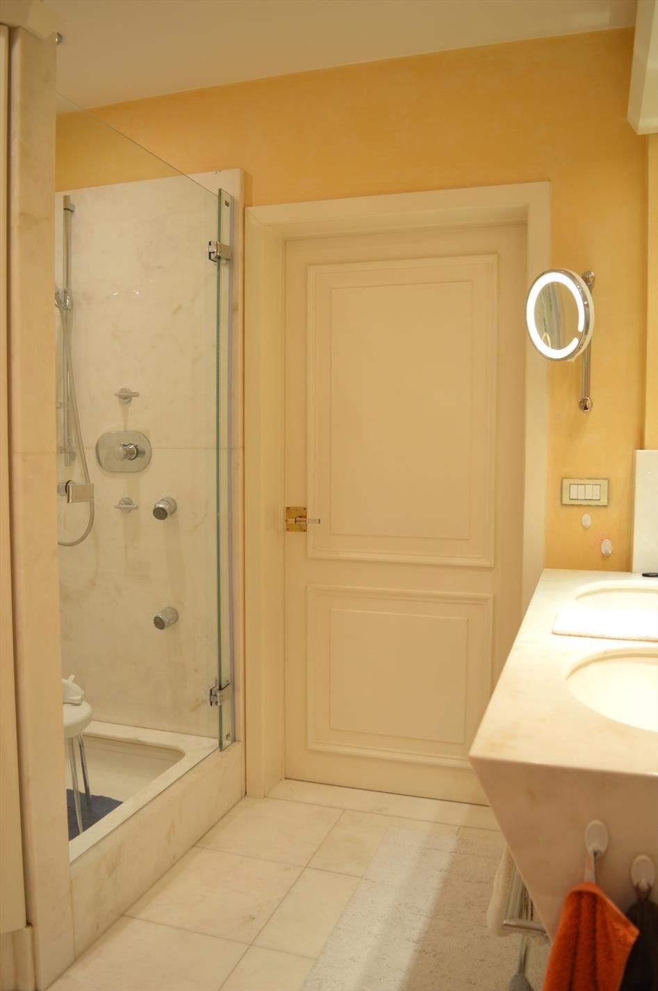 Klassevol appartement met schitterende ligging aan de Leie in Kortrijk foto 9