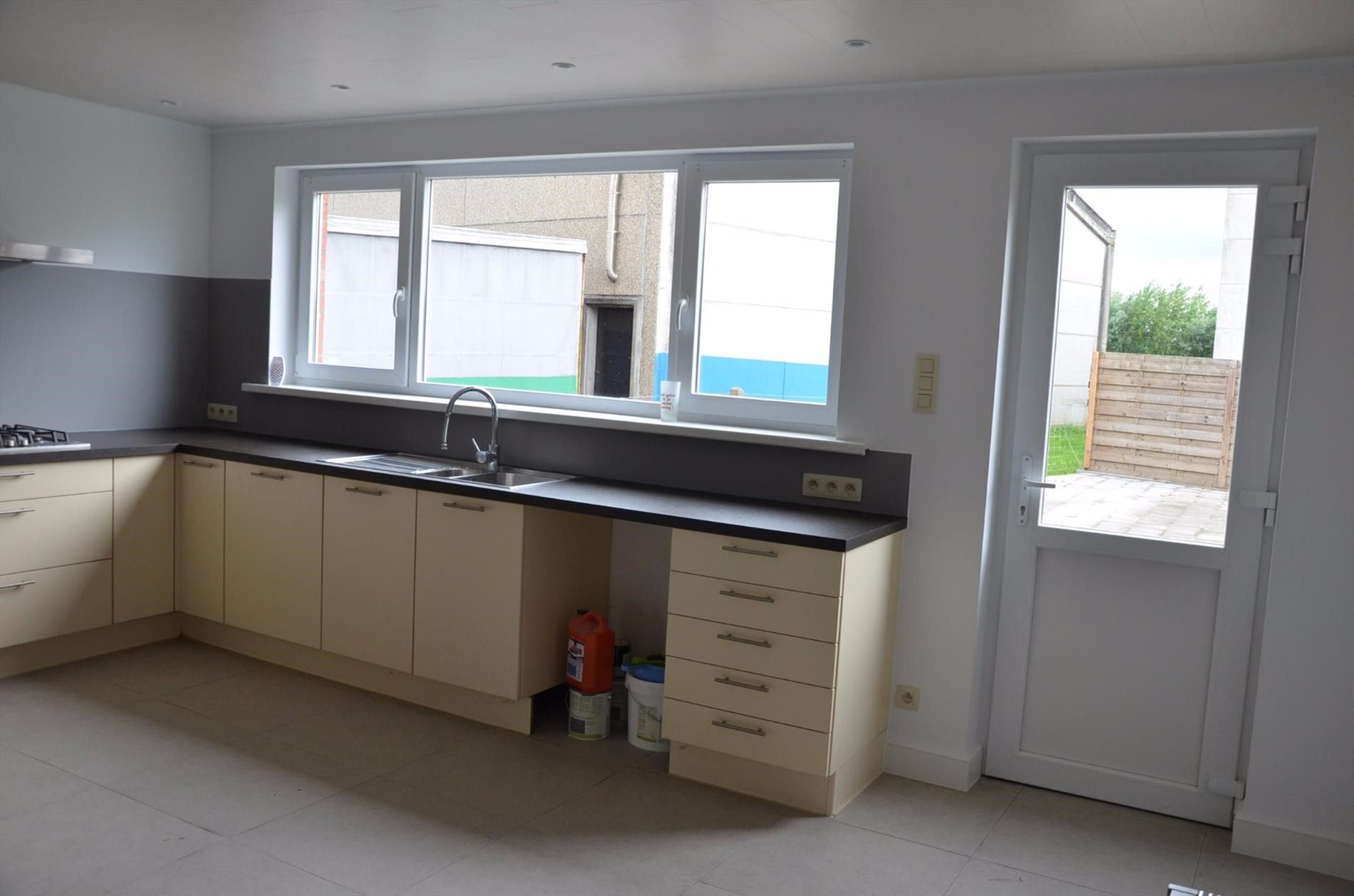 Ruime vernieuwde woning  foto 6