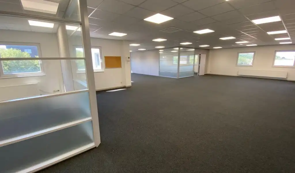 Instapklare kantoren te huur vlakbij afrit E40/R4 in Sint-Denijs-Westrem foto 11