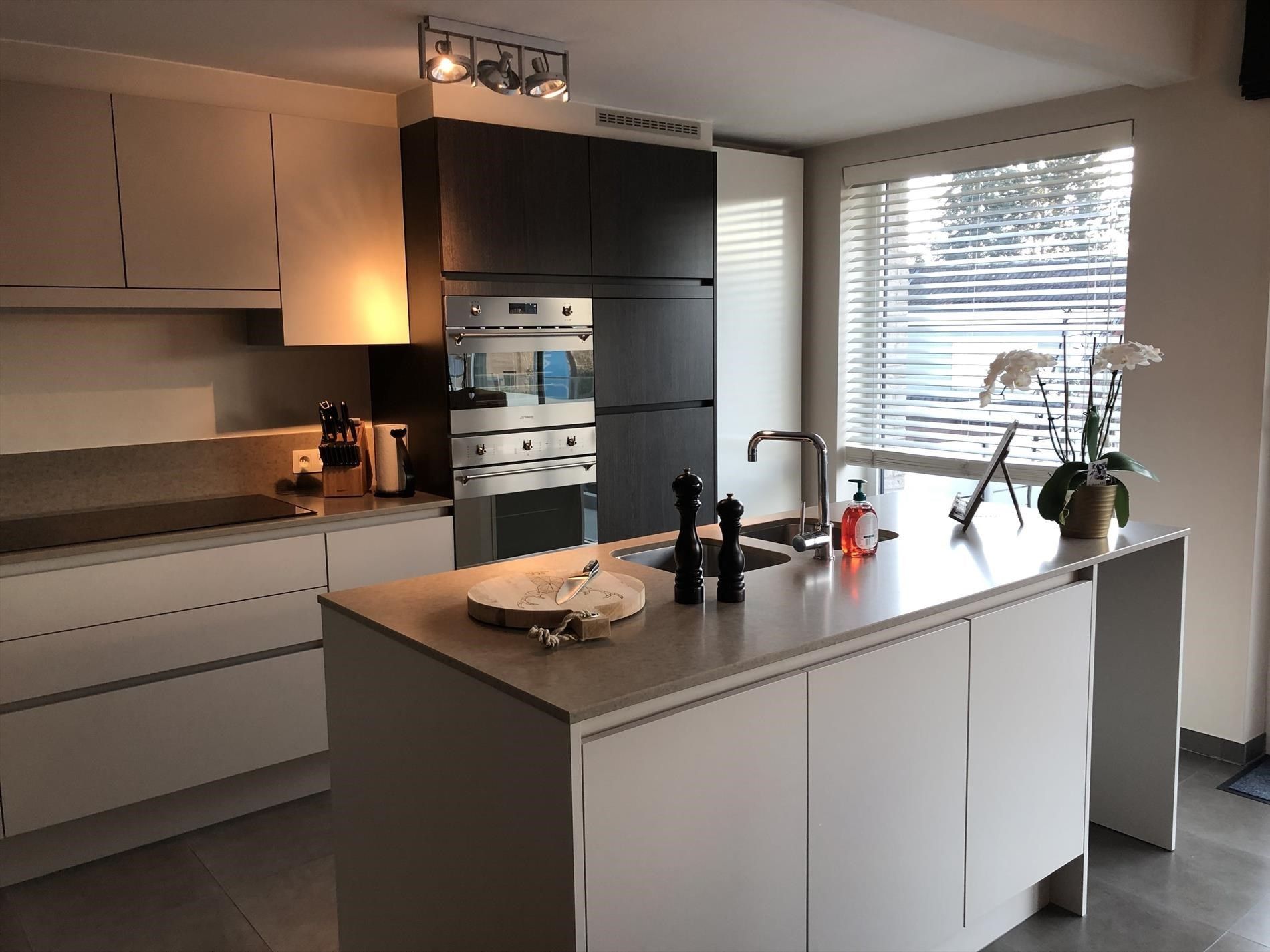 Zeer mooi ingericht appartement met 2 slaapkamers, terras en garagebox. foto 4
