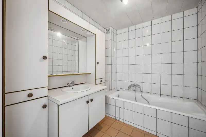 Ruim appartement op de 2 de verdieping foto 9