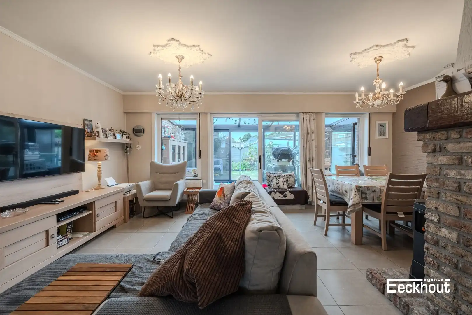 Charmante halfopen woning met zonnige tuin! foto 3