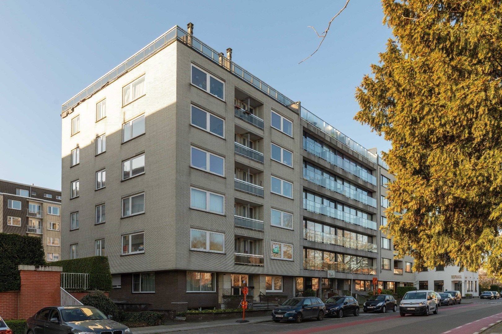 Ruim appartement incl. riante garage bij station! foto {{pictureIndex}}