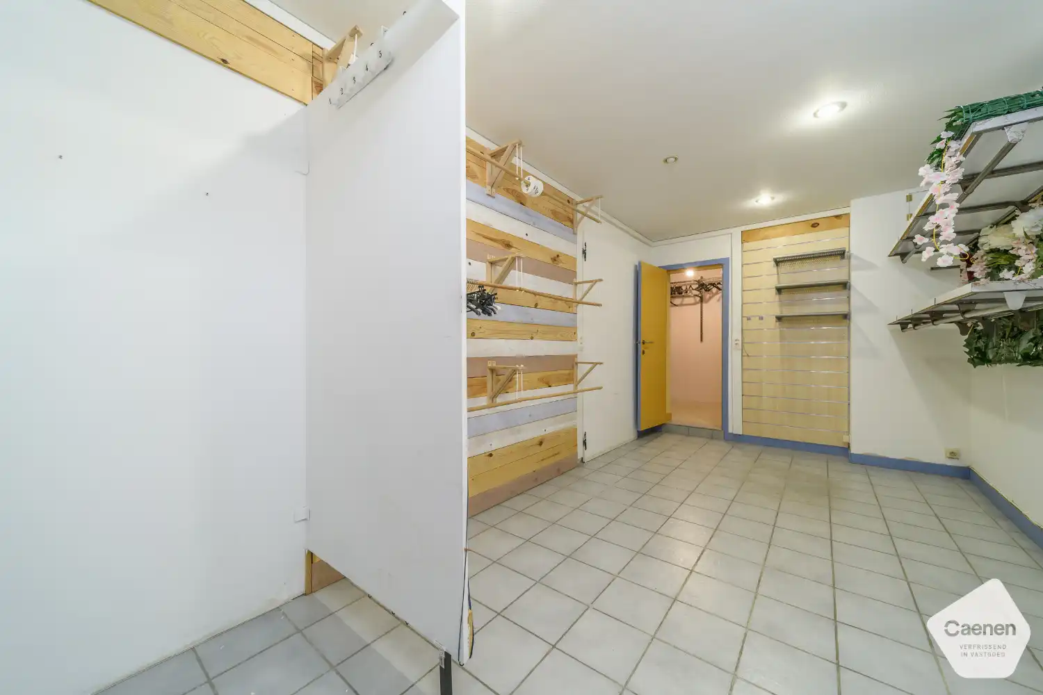 Ruime woning met handelsruimte in het centrum van De Panne foto 23