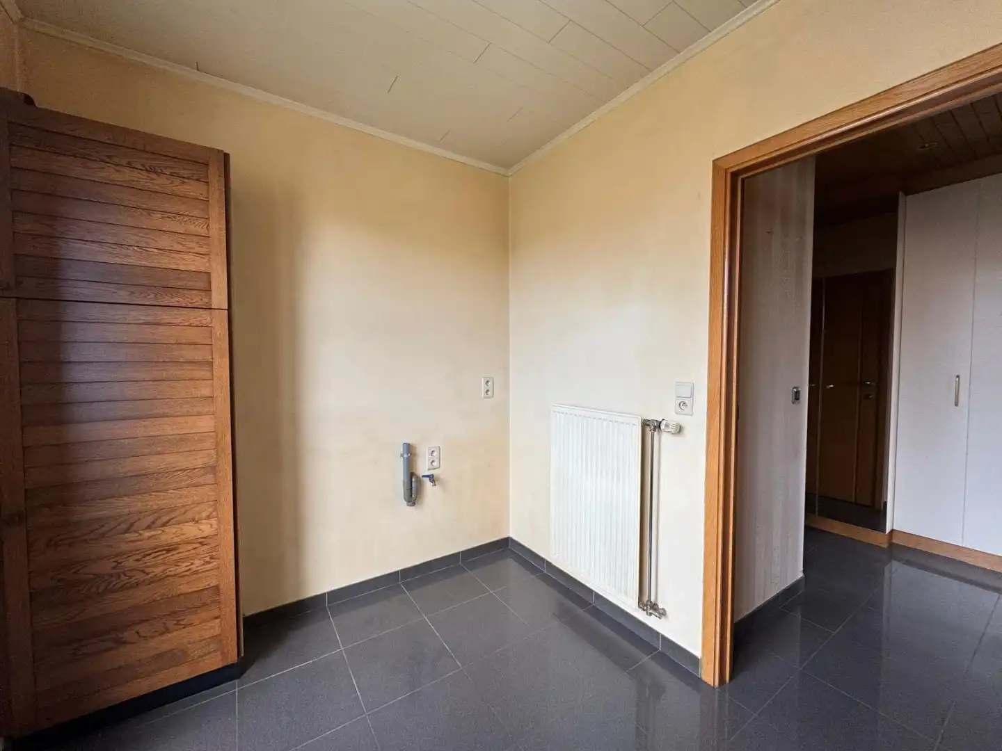 TE HUUR - Op zoek naar een ruim appartement in hartje Merchtem? Welkom Home! foto 14