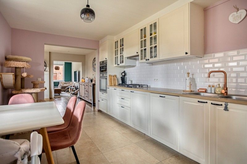 Gerenoveerde halfopen woning met 3 slaapkamers, zonnige tuin en inpandige garage in hartje Wakken! foto 13