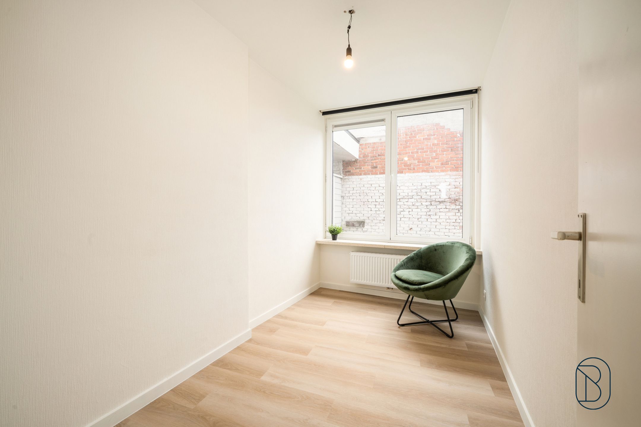 Volledig gerenoveerd appartement met 2 slk in Harelbeke foto 8