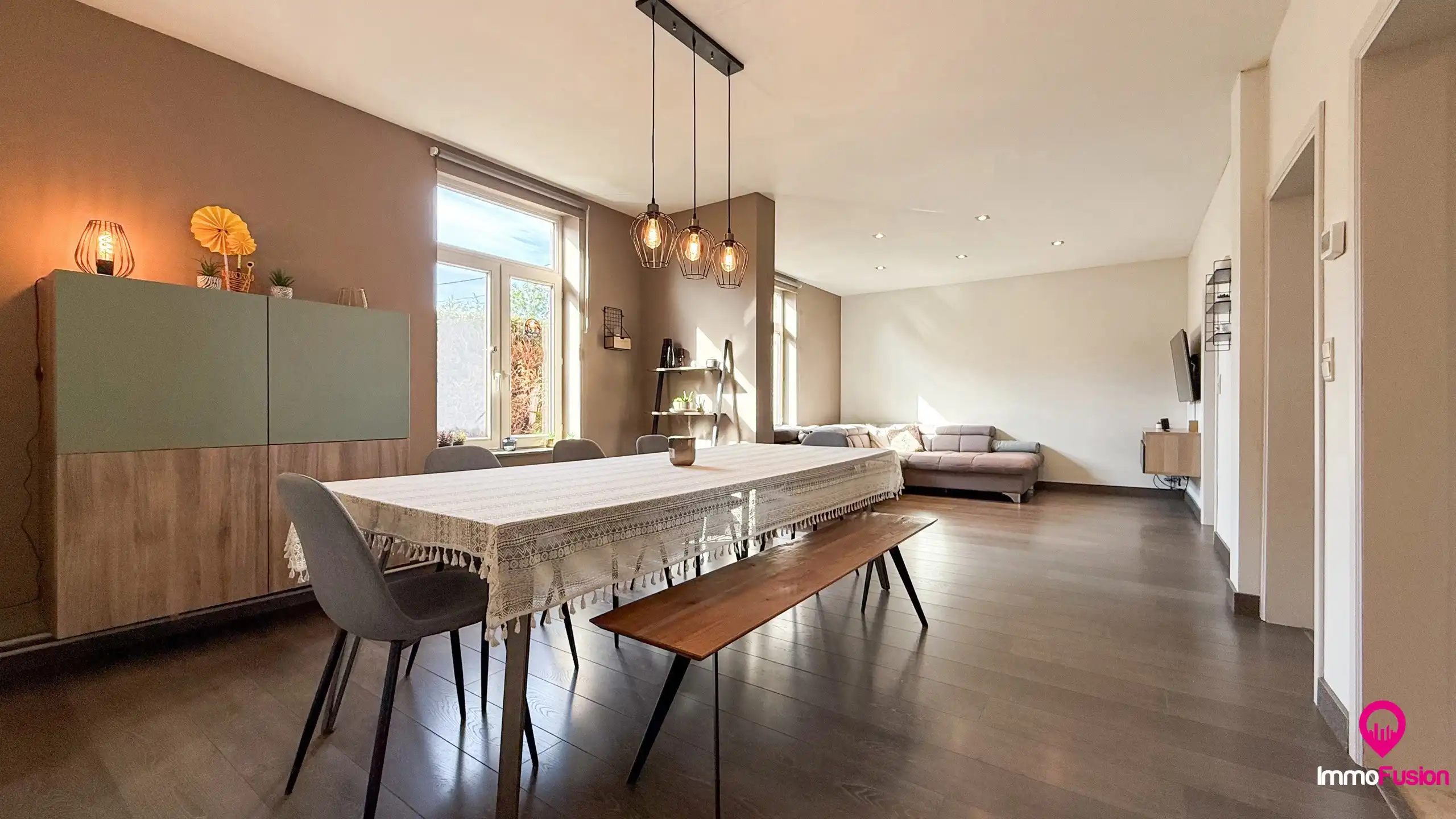 Charmante woning met 5 slaapkamers op een ruim perceel! foto 7