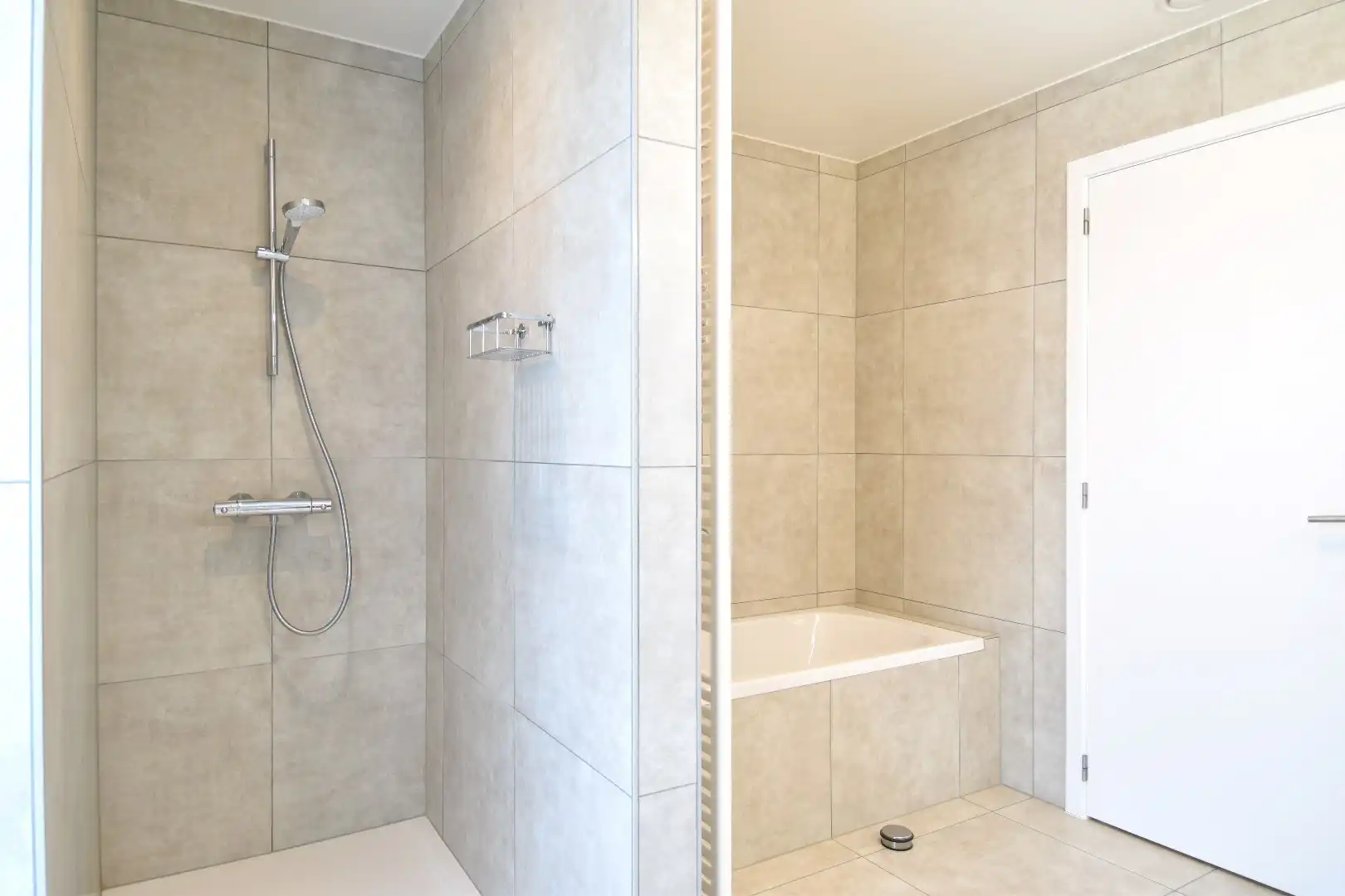 Prachtige penthouse met 2 slaapkamers en groot terras te centrum Ledegem foto 10