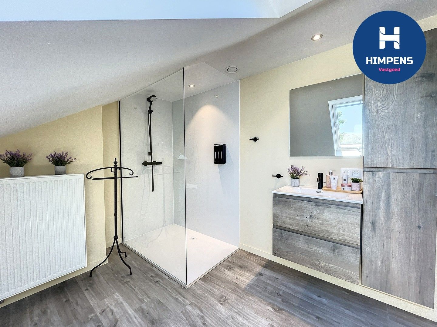 Instapklare woning te koop in het charmante Steenkerke! foto 12