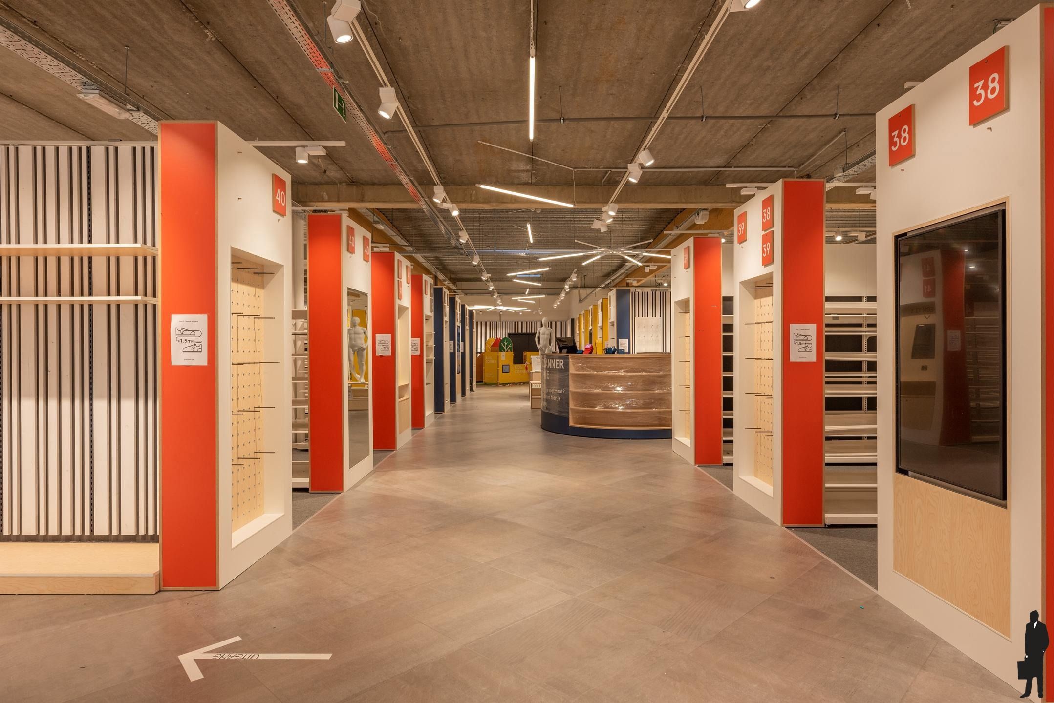 Multifunctioneel handelspand van 980 m² in Turnhout foto 2