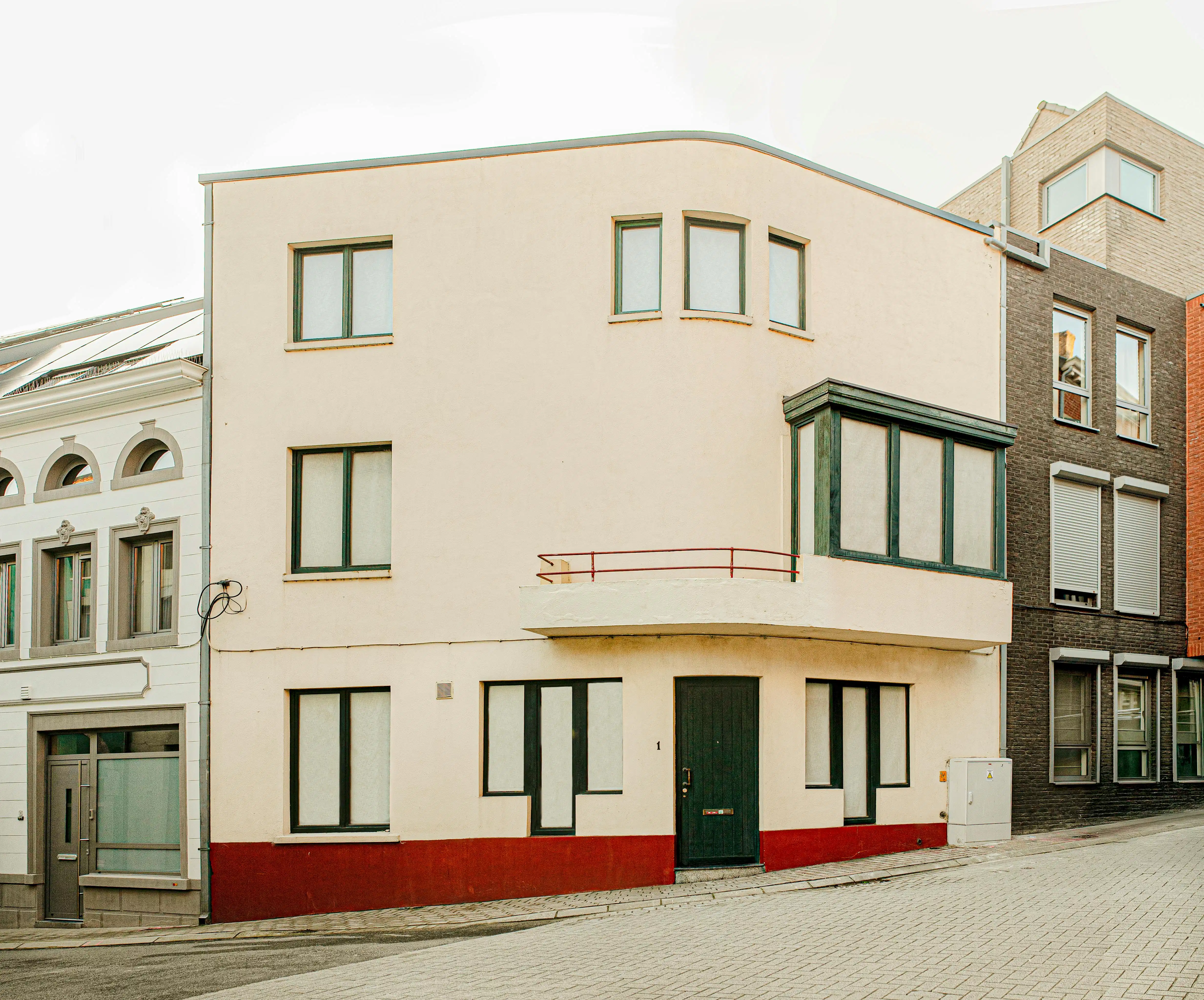 Huis te koop in centrum Tongeren foto {{pictureIndex}}