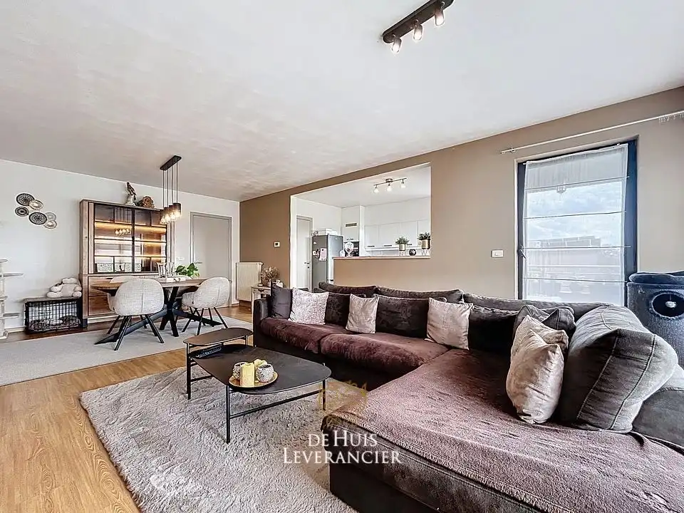 Lichtrijk en instapklaar appartement (100 m²) met zonnig terras in Molenveld Edegem! foto 4