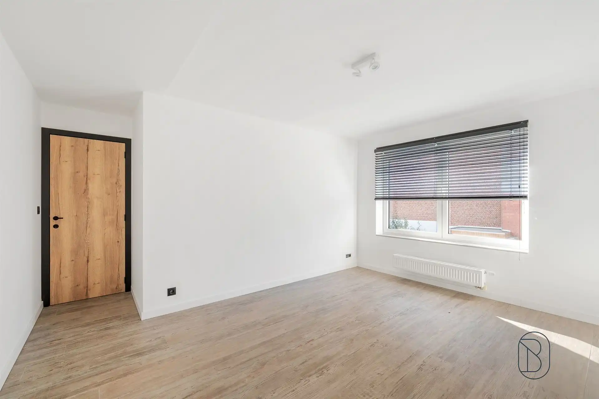 Toffe recente grote kwalitatieve woning met garage en tuin foto 12