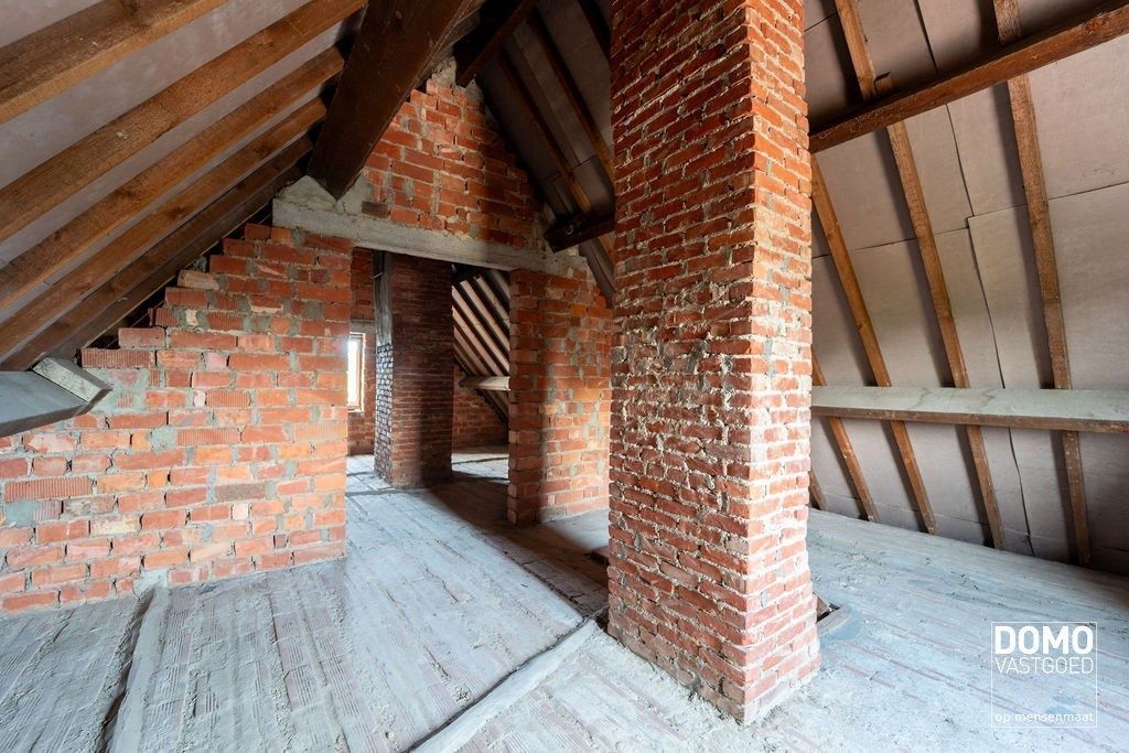 Te renoveren woning met grote tuin en achterliggende stal  foto 17