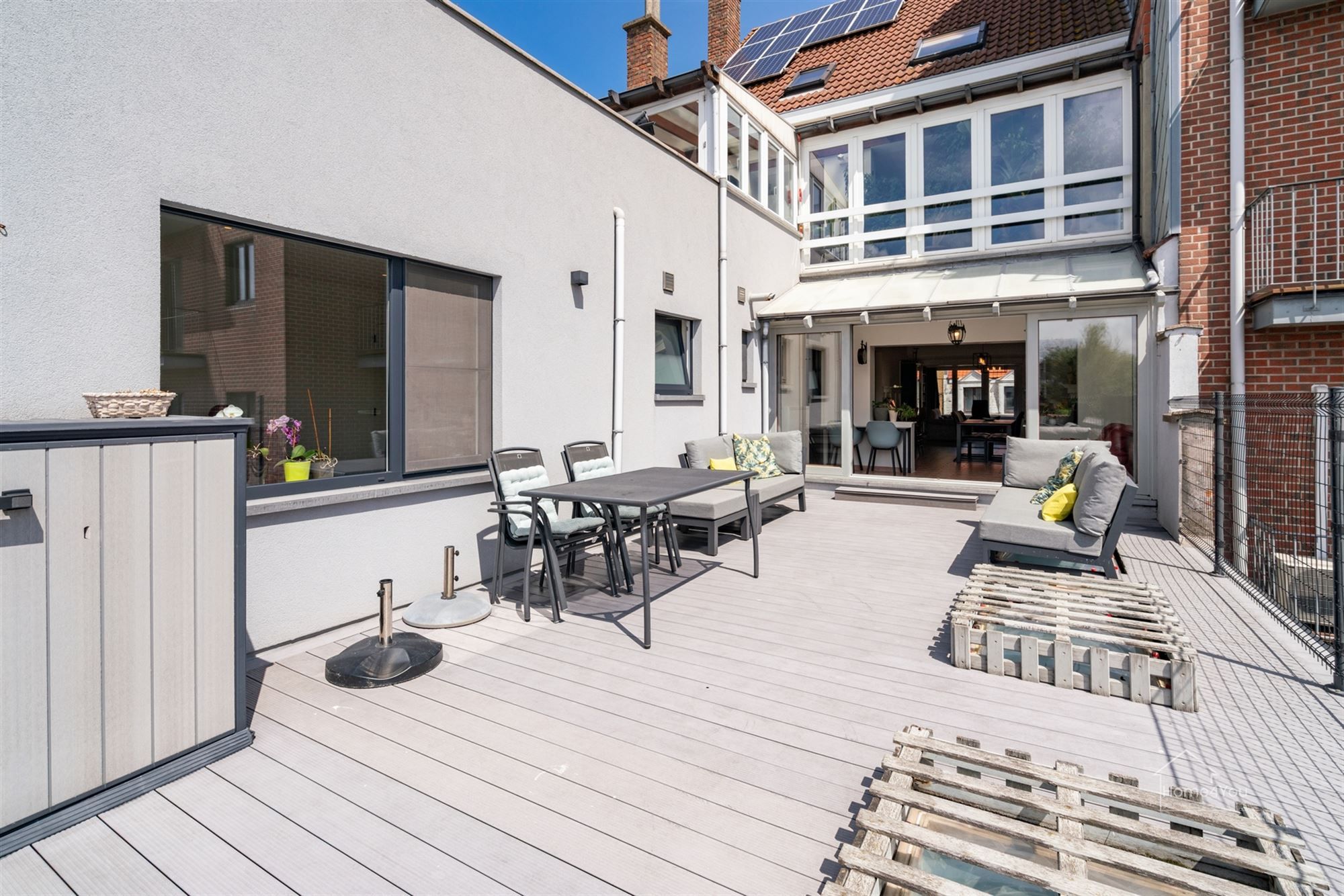 Ruim instapklaar appartement met groot Zuid-gericht terras! foto 8