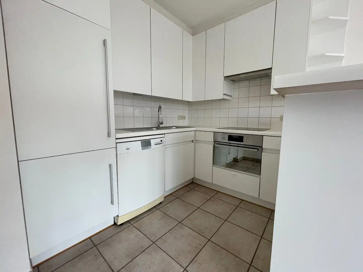 2 slk appartement met autostaanplaats in het centrum van Kuurne te huur.  foto 2