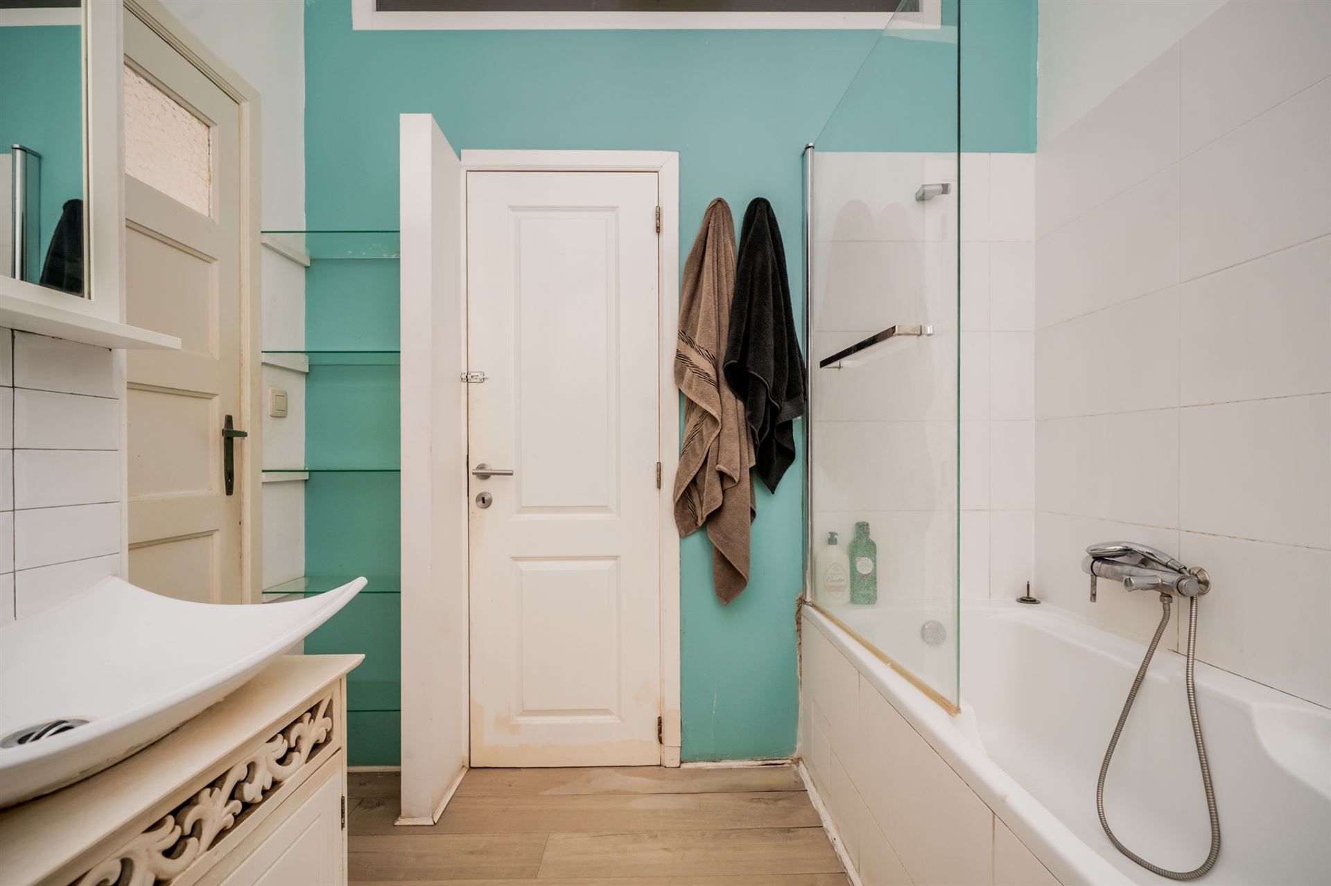Gelijkvloers appartement met 2 slaapkamers + 2 bureaus foto 12