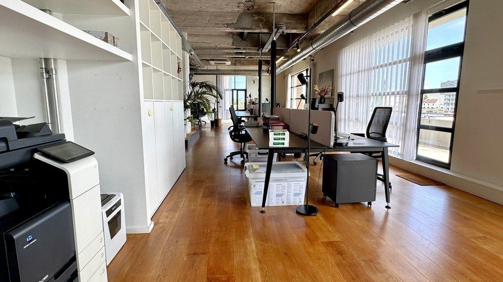 Hip loftkantoor te huur in Handelsdokcenter in Gent foto 8
