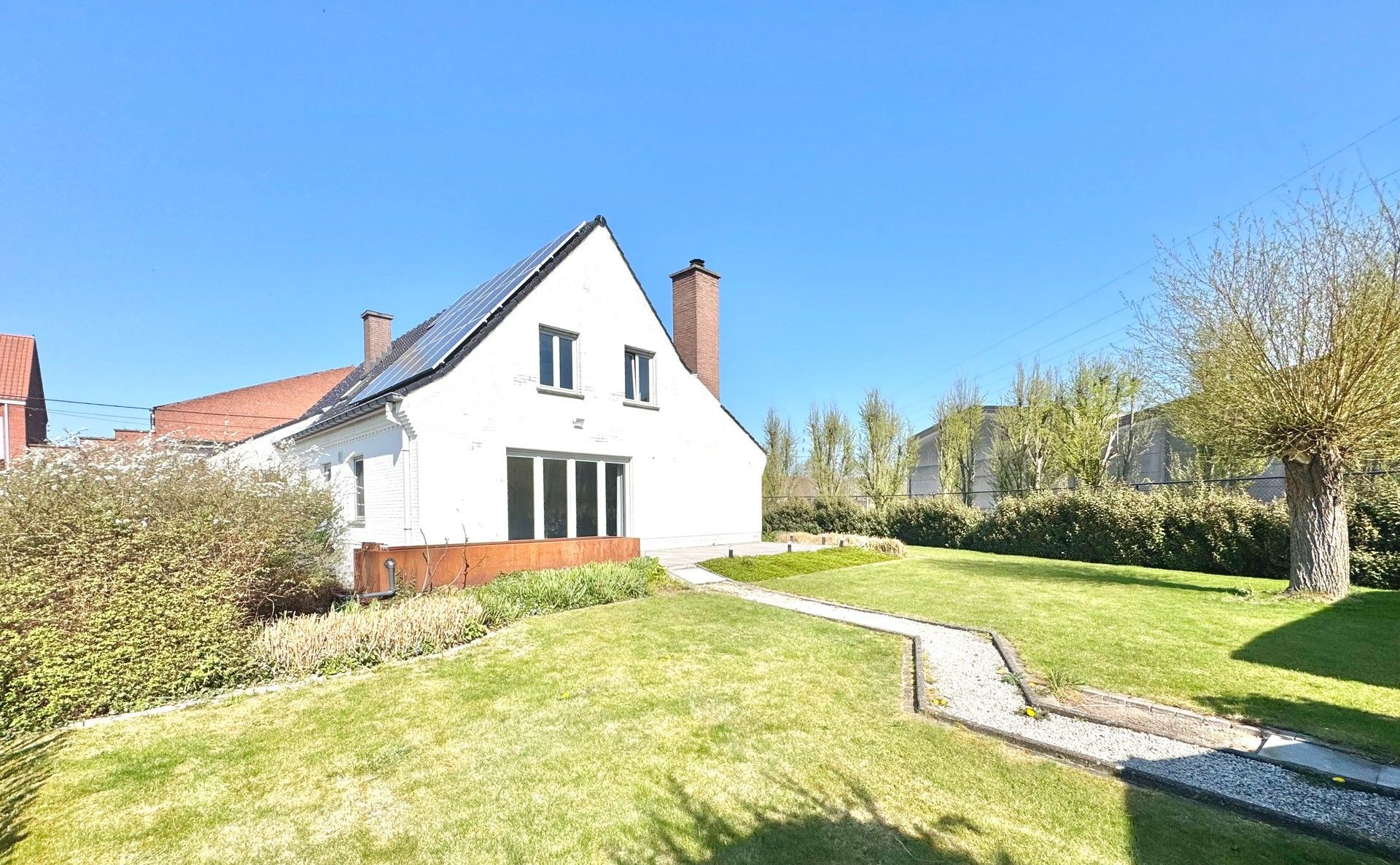 VRIJSTAANDE WONING IN LANDELIJKE STIJL foto 3