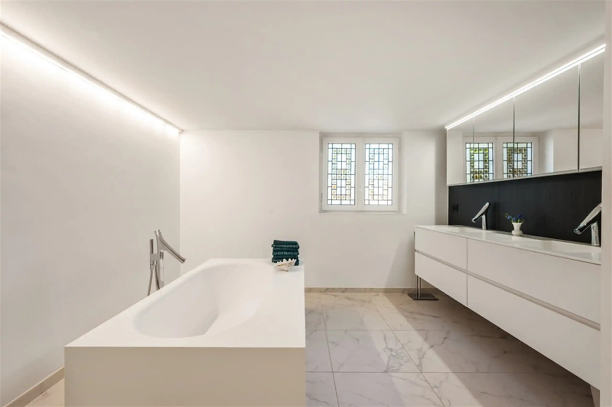 Exclusieve villa met bos, zicht  en  unieke geschiedenis! foto 30