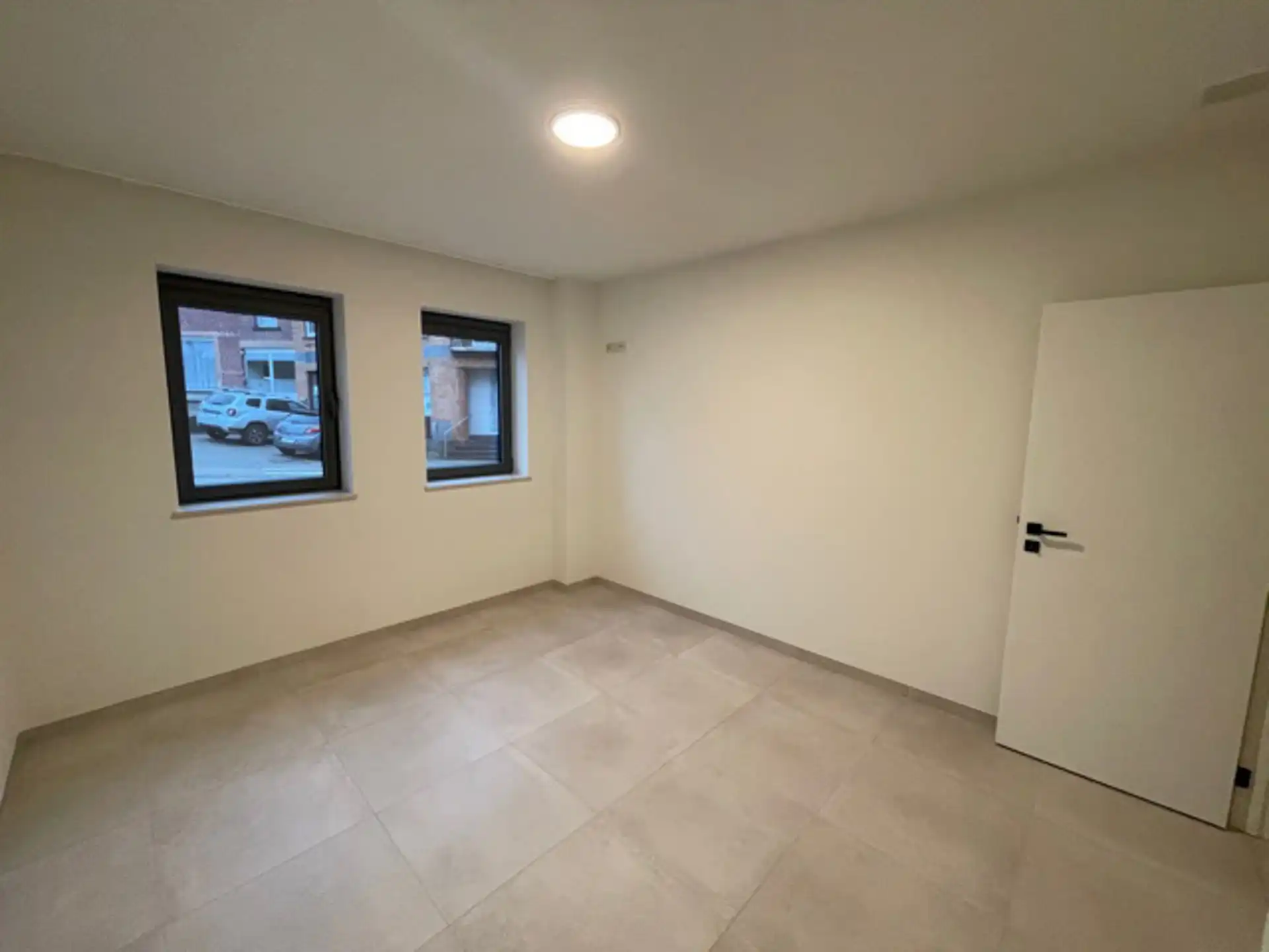 Gelijkvloers BEN appartement met terras en garage foto 8