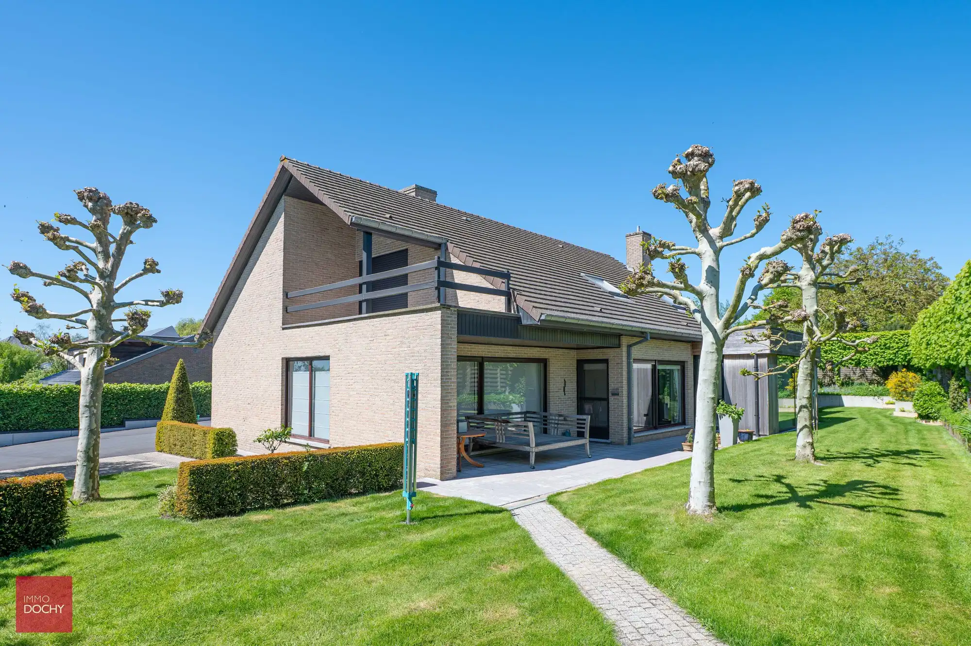 Ruime villa met recente aanbouw en binnenzwembad foto 15