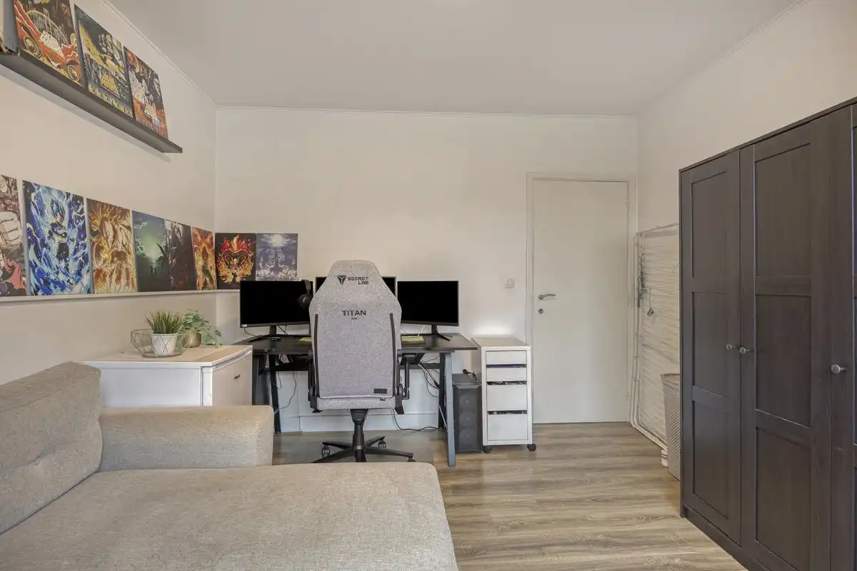 Instapklaar 2-slaapkamer appartement nabij centrum Hasselt foto 13