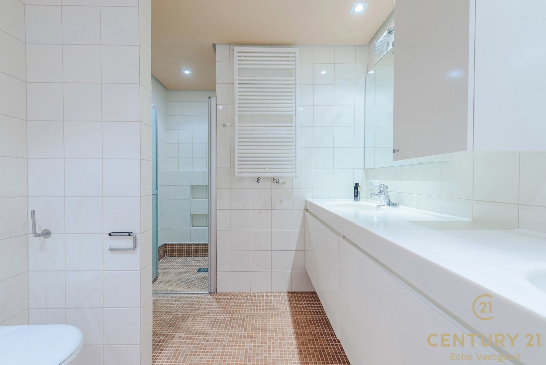 Tijdloze, instapklare villa met 5 slpk en 3 badk op ca1521m² foto 18