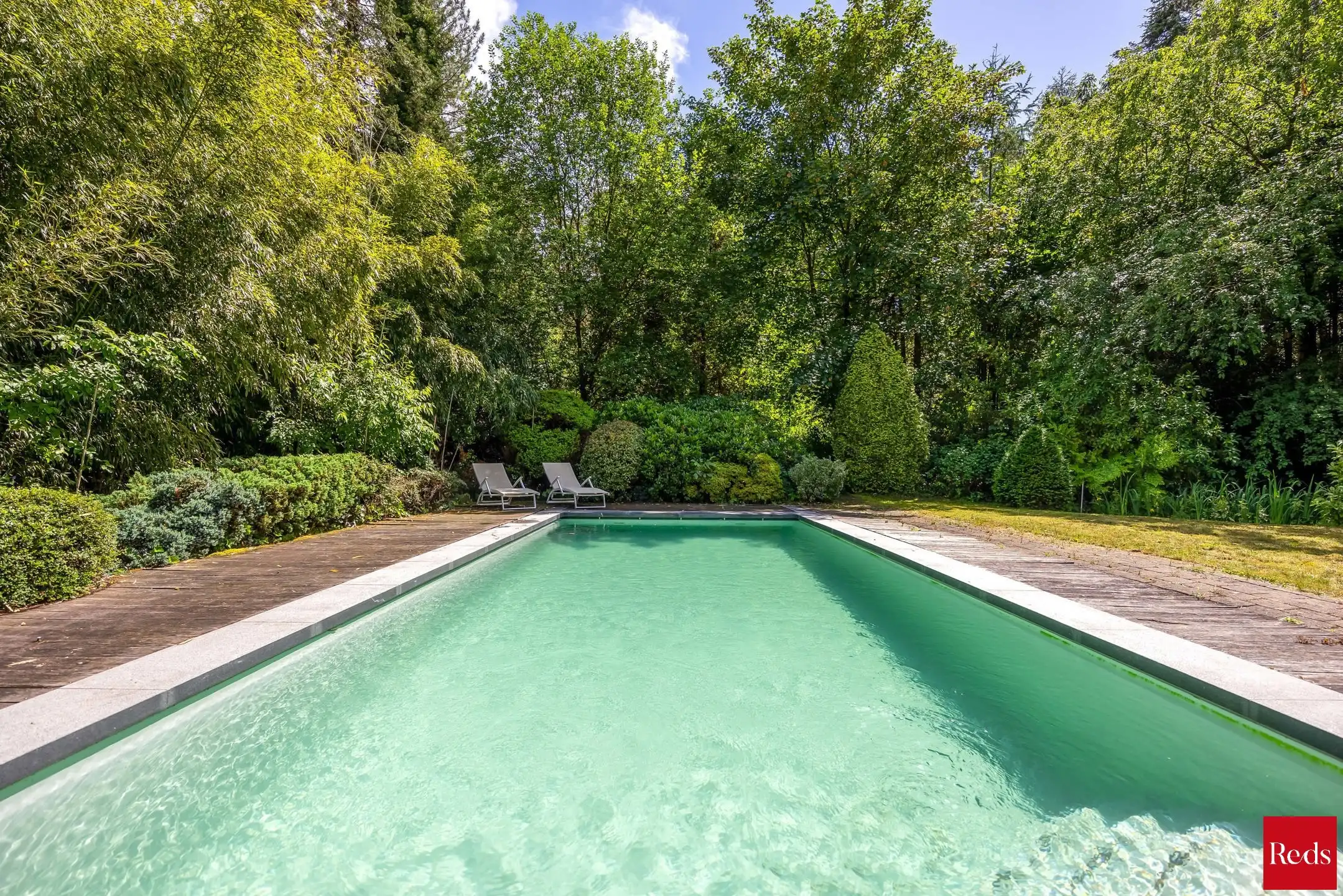 Instapklare villa met zwembad in groene omgeving foto 23