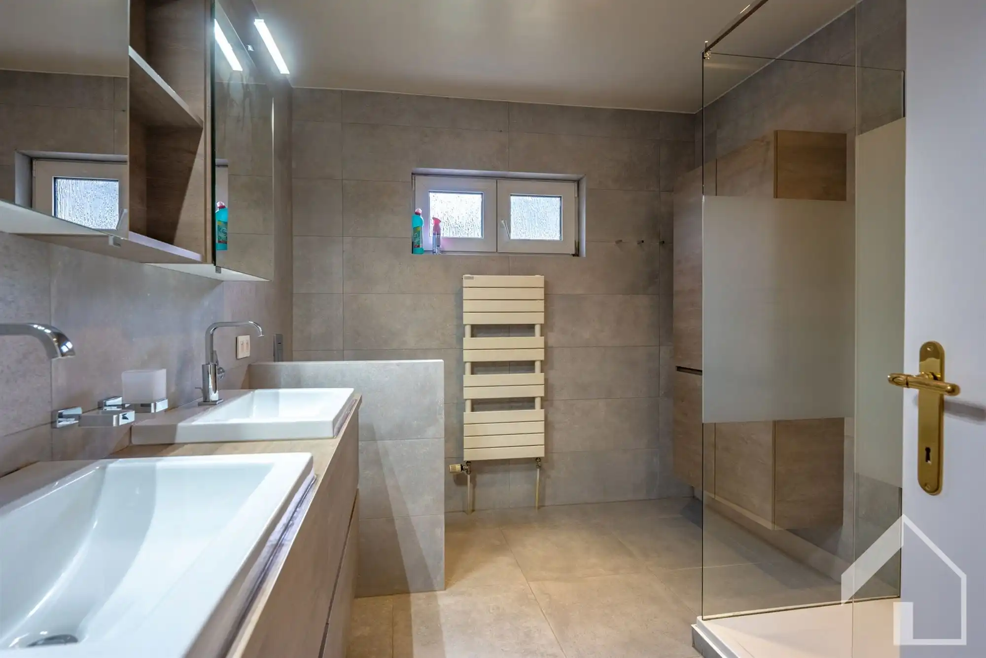 Gezinswoning met 3 a 4 slaapkamers in autoluwe straat nabij centrum Wuustwezel foto 9