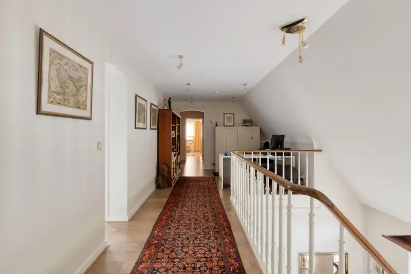 STATIGE VILLA MET PRACHTIGE TUIN OP EEN PERCEEL VAN 1.430 m². foto 19