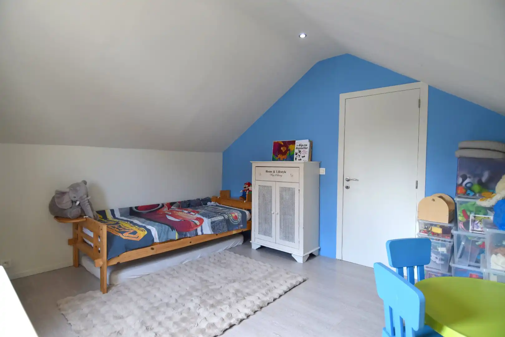 Instapklare woning met 3 slaapkamers, garage en zonnige tuin te koop in Wevelgem foto 14