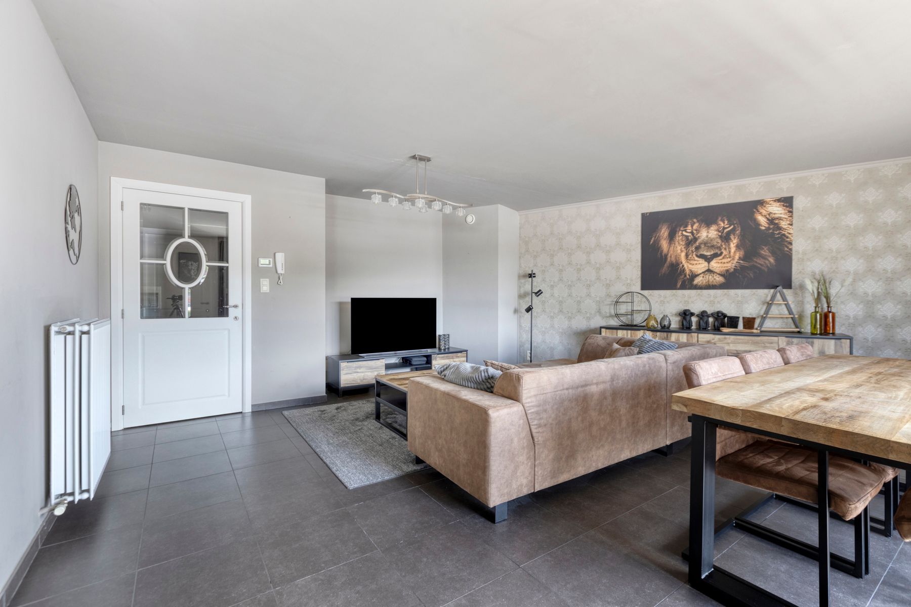 Ruim appartement met 40m² zonnig terras in Dessel foto 2