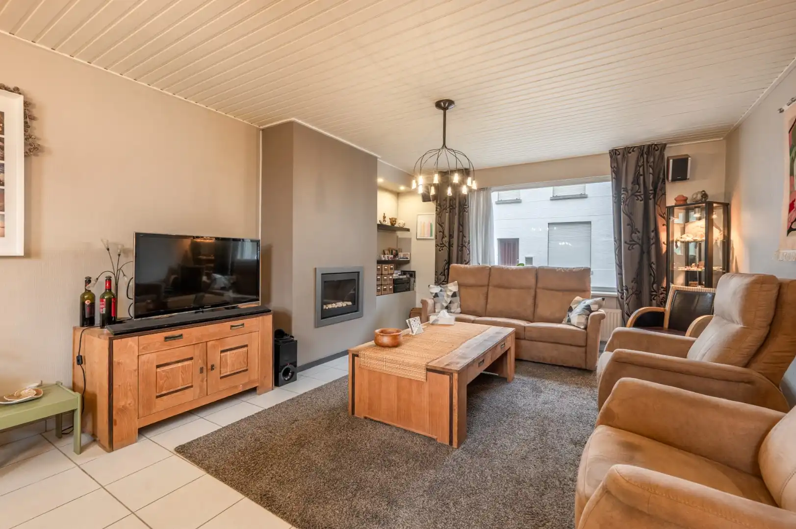 Instapklare woning in hartje Heist foto 2