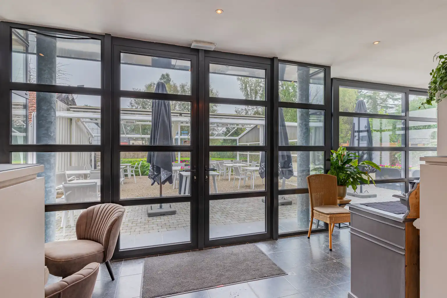 Prachtige villa - momenteel uitgerust als restaurant met woonst! foto 7